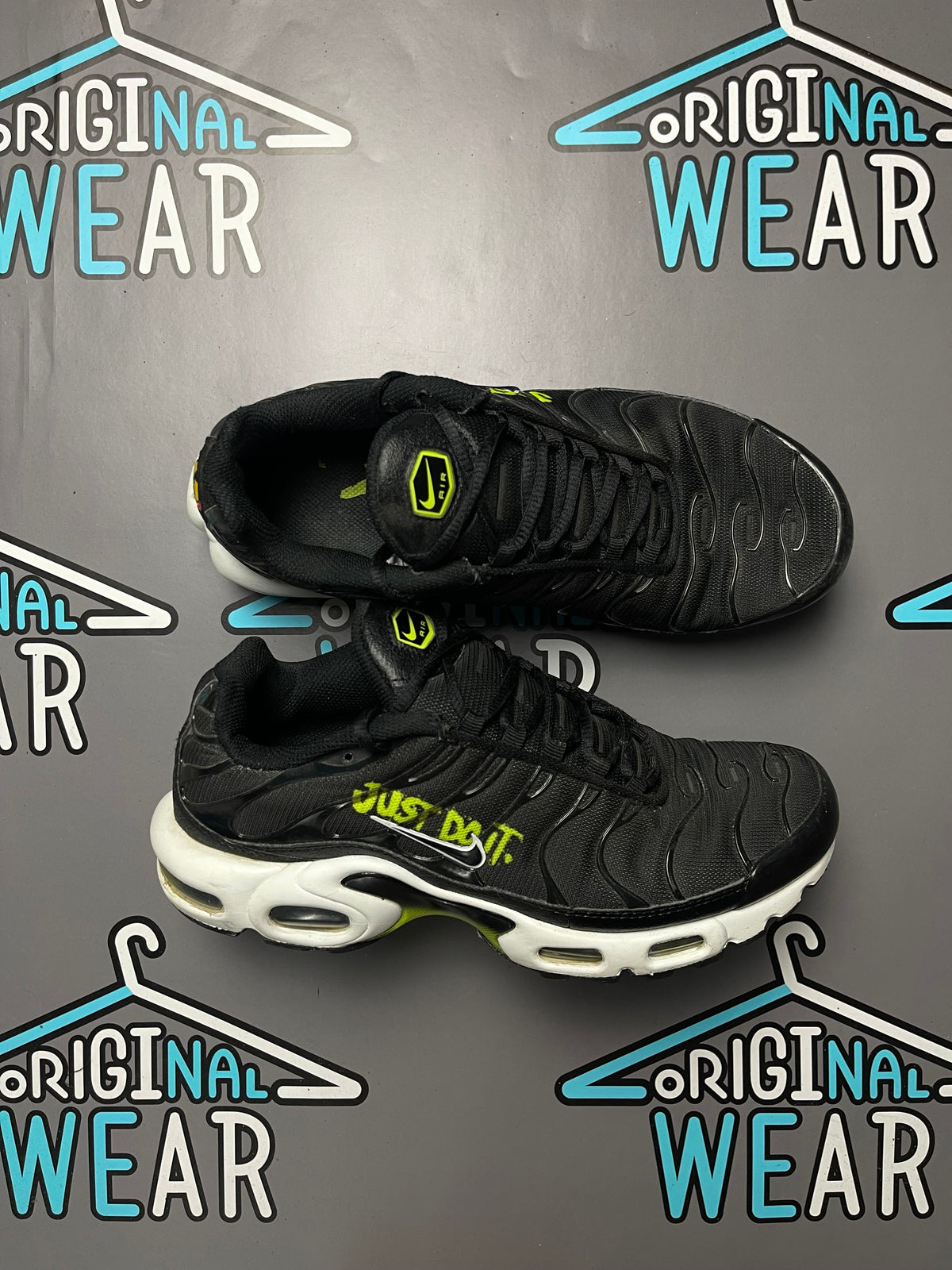 Nike Air Max TN Plus “Black/Volt” &mdash; Слика 1 од 6