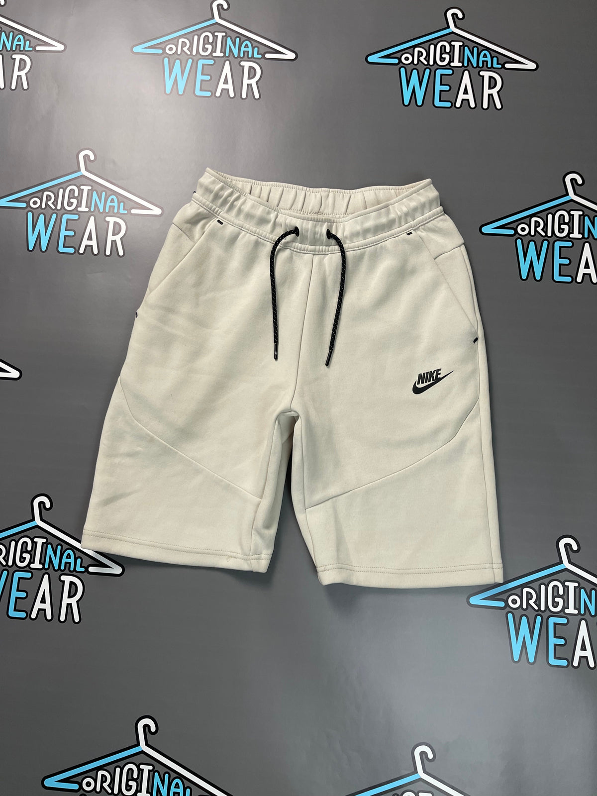 Nike Tech Fleece Шорц &mdash; Слика 2 од 5