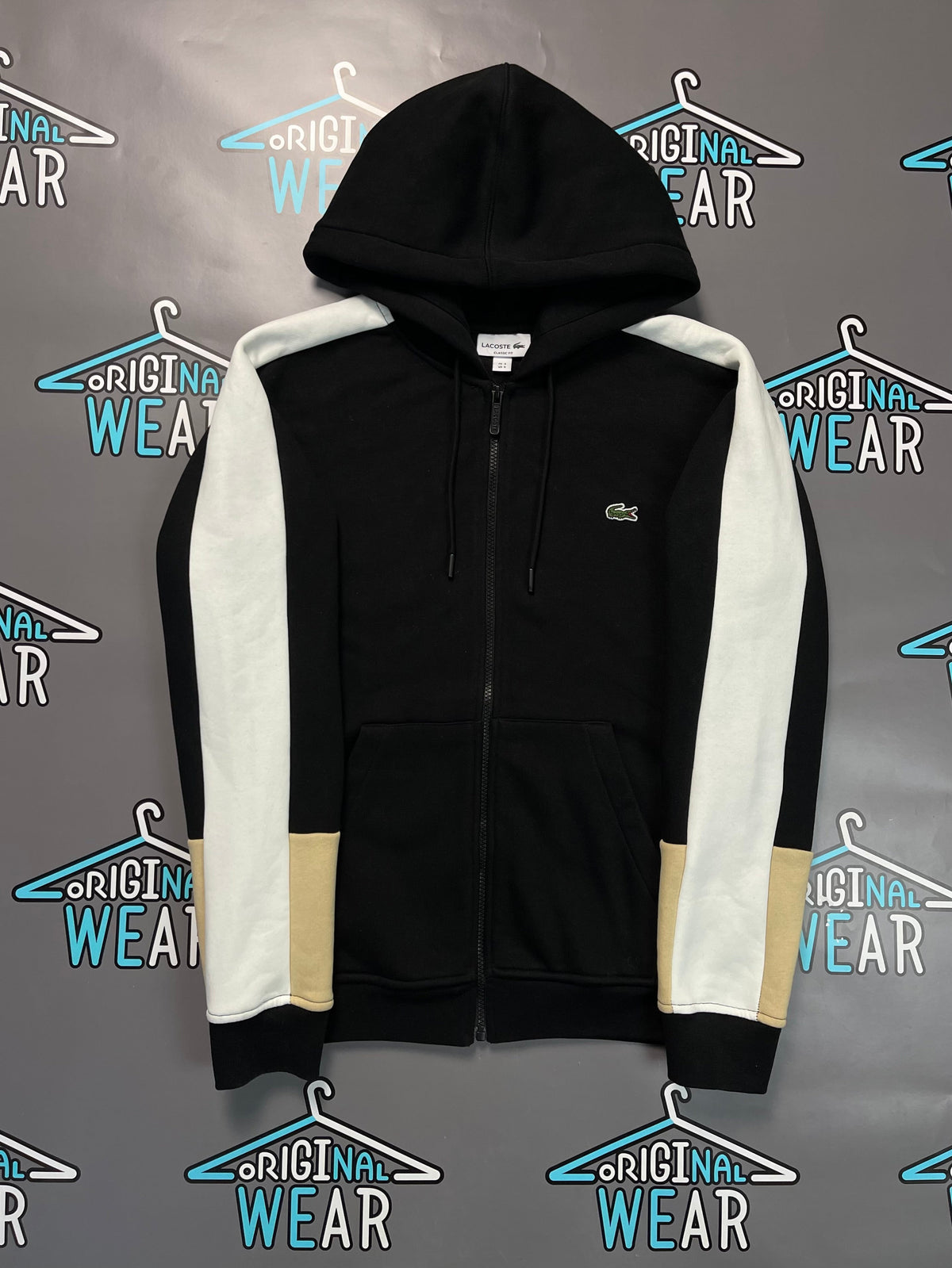 Lacoste “Golden” дукс &mdash; Слика 1 од 4