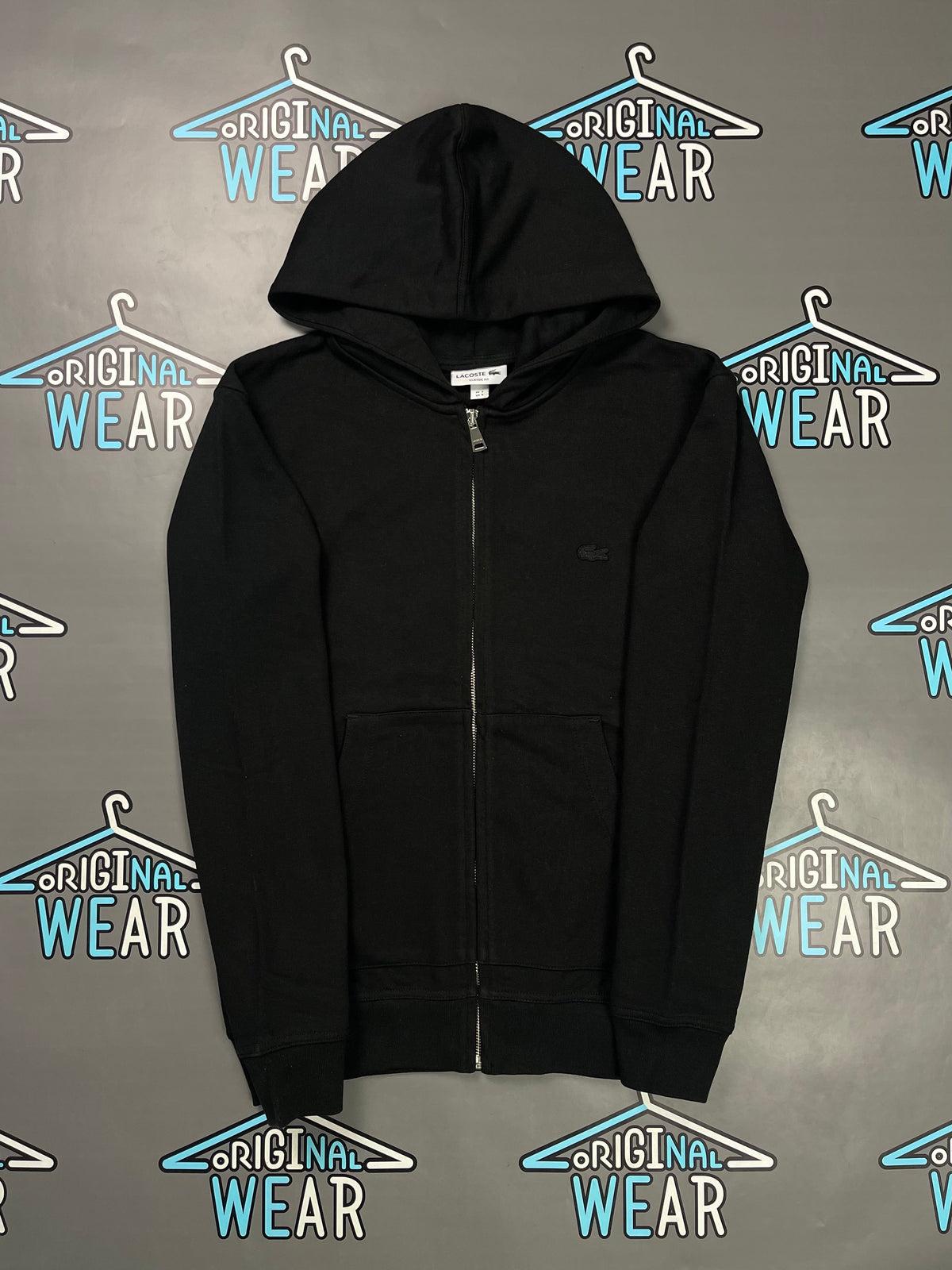 Lacoste “Full Black” дукс &mdash; Слика 1 од 4