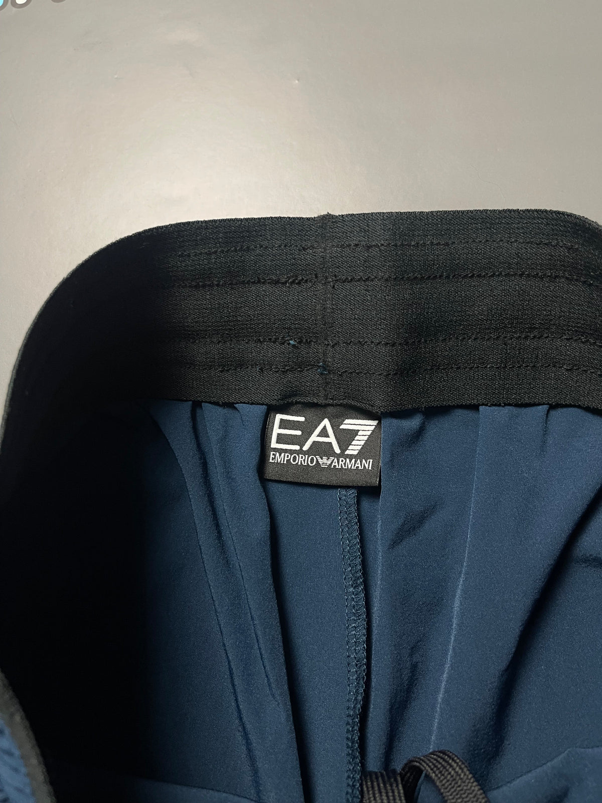 EA7 Шорц &mdash; Слика 4 од 4